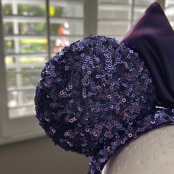 Disney Parks purple sequin Minnie mouse Ear band never worn - Picture 8 of 15